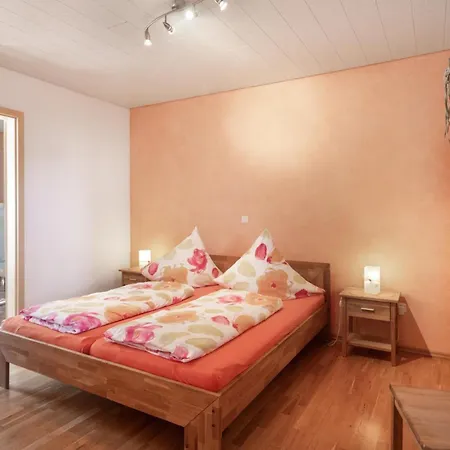 W5 - Whirlpool, Kamin Appartement
